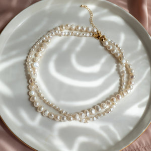 Abbraccio collana doppio filo perle d'acqua dolce