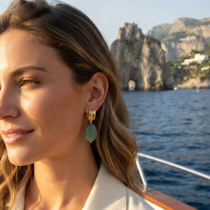 capri-green-elegance-orecchini-indossati