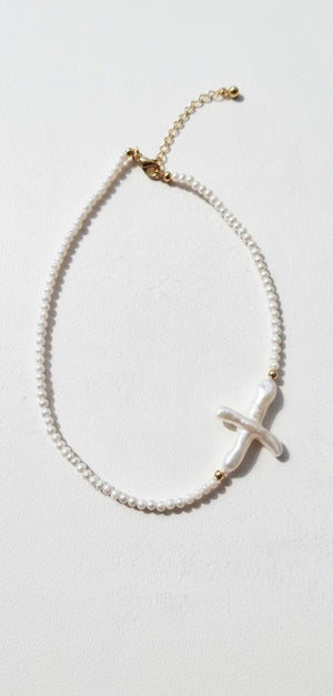 Choker con Perle e Croce Barocca Regolabile – Gioiello Artigianale Made in Italy - OE!