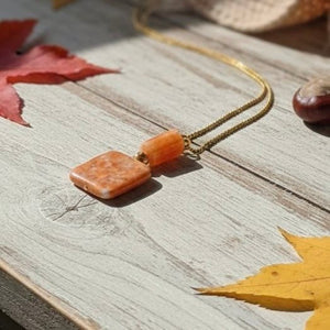 Collana con Orange Calcite – Pietra Naturale e Catena in Acciaio Placcato Oro - OE!