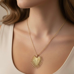 Collana cuore sacro in acciaio placcato oro 18 carati - OE!