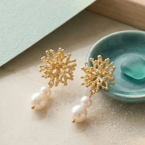 Coralia orecchini artigianali placcati oro con perle naturali - OE!