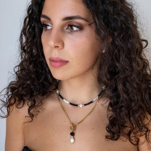 CRISTALLI NERI - Collana con perle e cristalli - OE!