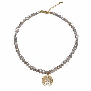 Diamond collana con perle di fiume e ciondolo in zirconi