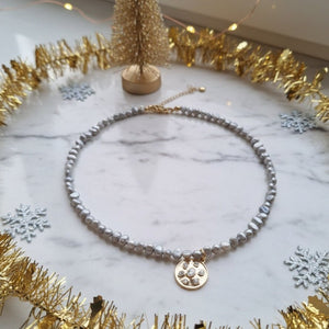Diamond collana con perle di fiume e ciondolo in zirconi