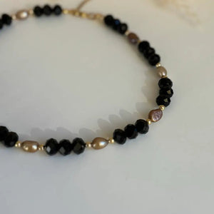 FIAMMA BLACK – Collier con mezzi cristalli e perle - OE!