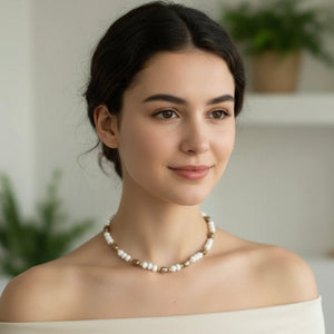 FIAMMA WHITE – Collier con mezzi cristalli e perle - OE!