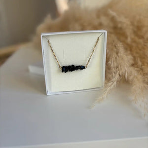 FRAMMENTI NERI – Collana con schegge naturali di onice - OE!