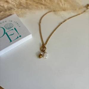 GENTILEZZA – Collana a catena dorata con perla - OE!