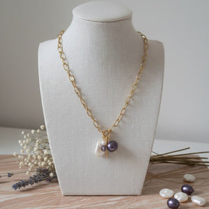 Lunara - Collana Catena Maglia Acciaio Inox Placcato Oro 18K - Charm con Perla di Maiorca viola Perla Barocca e Cristallo - OE!