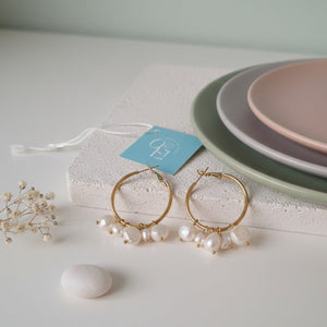 NETTARE DI SALE - Orecchini a Cerchio con Perle di Fiume Naturali – Made in Italy - OE!