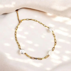 ONESTA – Collana a catena dorata con perle - OE!