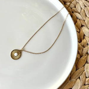 SOLE - l Collana con ciondolo sole - OE!