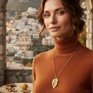 ultima-foglia-collana-indossata
