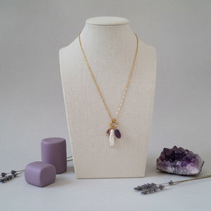 Violessence - Collana Artigianale Made in Italy - Ametista, Perla Barocca e cristallo viola, Placcato Oro 18K. - OE!