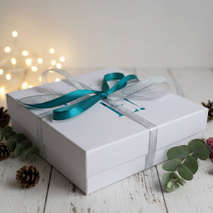 VIORYA Cofanetto Regalo Natale: Gioielli Artigianali Made in Italy - Collana e Bracciale in Perle di Fiume Barocche Viola - OE!