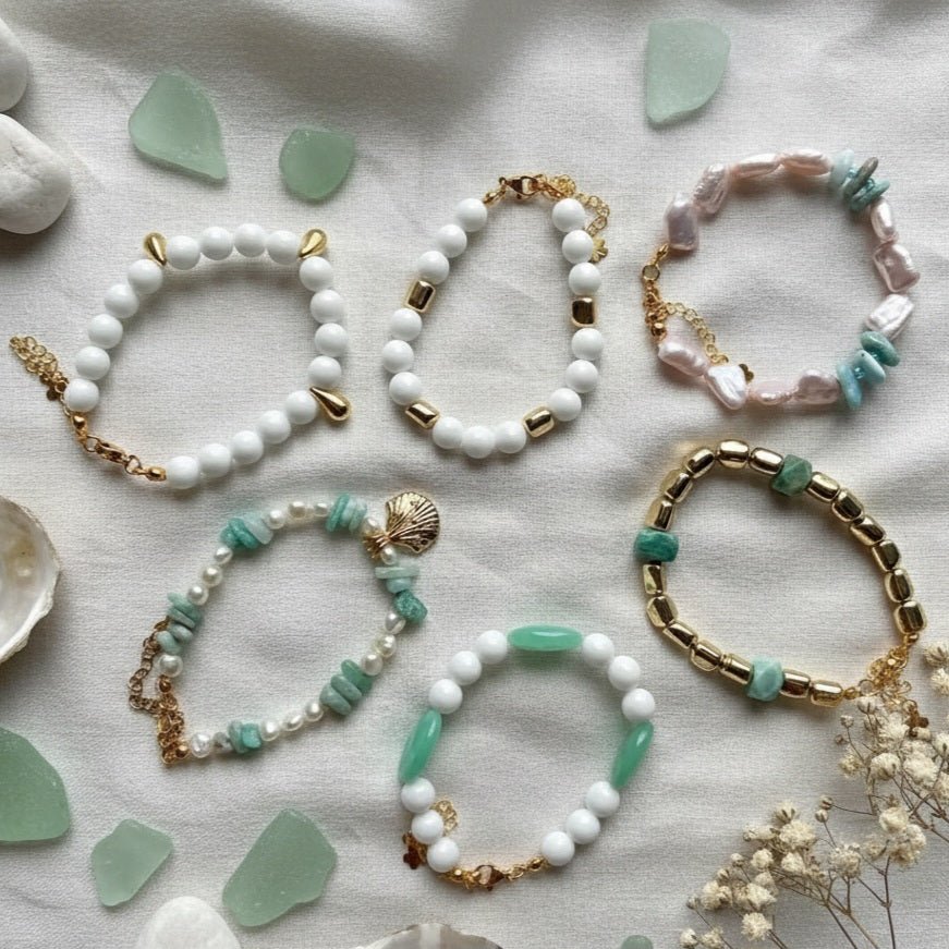 Blue Grotto – Bracciale artigianale con perle baby barocche e chips di Larimar - OE!