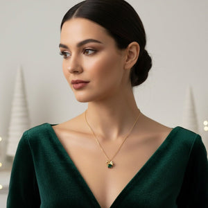 Cadeaux - Collana Artigianale Made in Italy - Acciaio Inox 18K Oro, Ciondolo Pacchetto Regalo Fiocco e Cristallo Rosso o Verde Natalizio - OE!