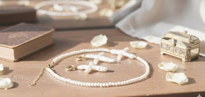 Choker con Perle e Croce Barocca Regolabile – Gioiello Artigianale Made in Italy - OE!