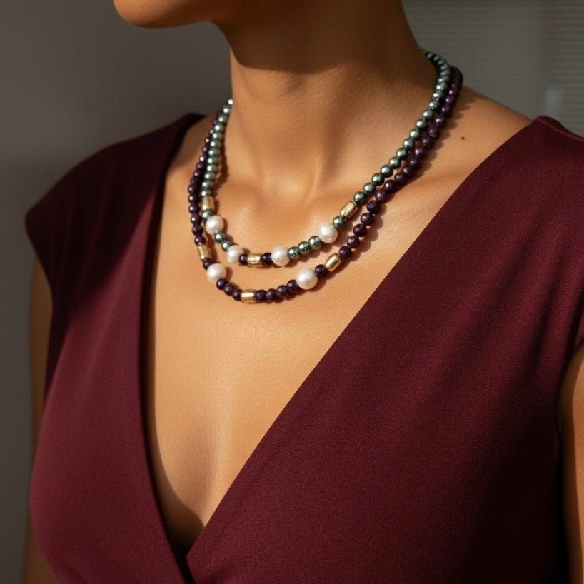 Collana con cristalli verdi/viola e perle di fiume – placcata oro 18k, fatta a mano in Italia - OE!