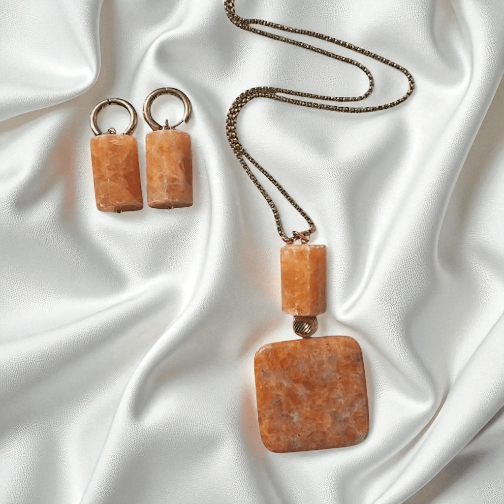 Collana con Orange Calcite – Pietra Naturale e Catena in Acciaio Placcato Oro - OE!