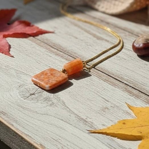 Collana con Orange Calcite – Pietra Naturale e Catena in Acciaio Placcato Oro - OE!