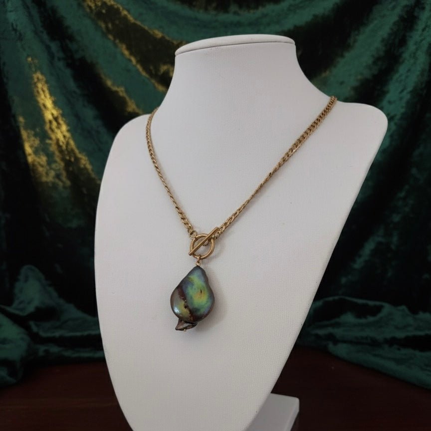 Collana con perla barocca verde in acciaio placcato oro 18k - OE!