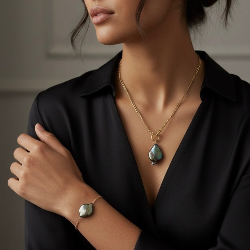 Collana con perla barocca verde in acciaio placcato oro 18k - OE!