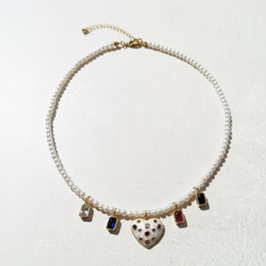 Collana con perle naturali e ciondolo cuore smaltato con zirconi - OE!
