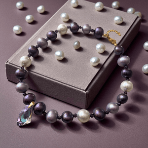 Collana con perle oceaniche e pendente in vetro mezzo cristallo - OE!