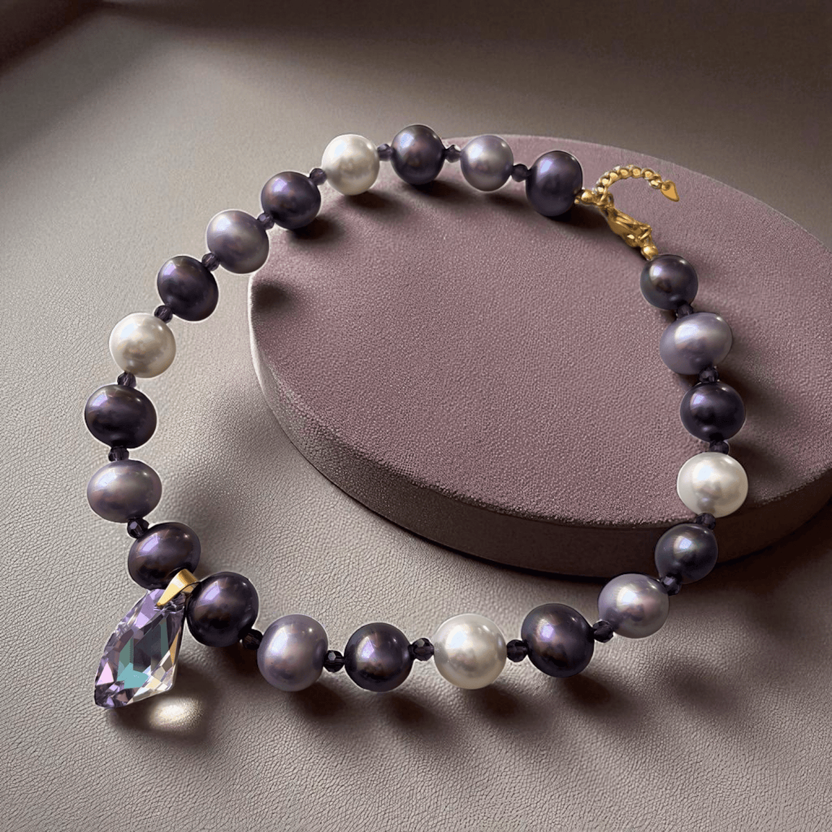 Collana con perle oceaniche e pendente in vetro mezzo cristallo - OE!