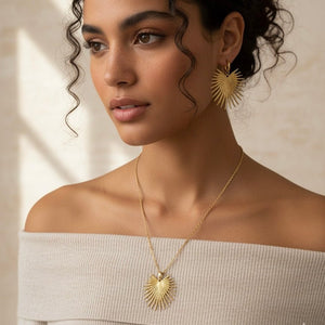 Collana cuore sacro in acciaio placcato oro 18 carati - OE!