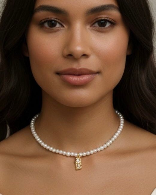 Collana di Perle con Pendente in Ottone Placcato Oro e Zirconi – Gioiello Elegante Made in Italy - OE!