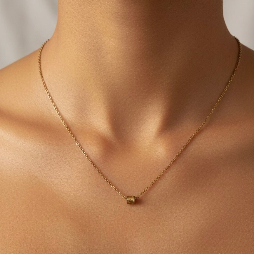 Collana in Acciaio Placcato Oro 18K con Pendente a Tubo - OE!