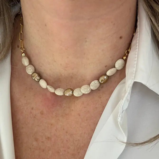 Comunicazione - Collana con catena oro e pietre di fiume - OE!