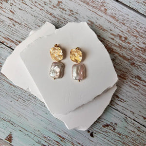 Diva Barocca – Orecchini pendenti con perla barocca - OE!