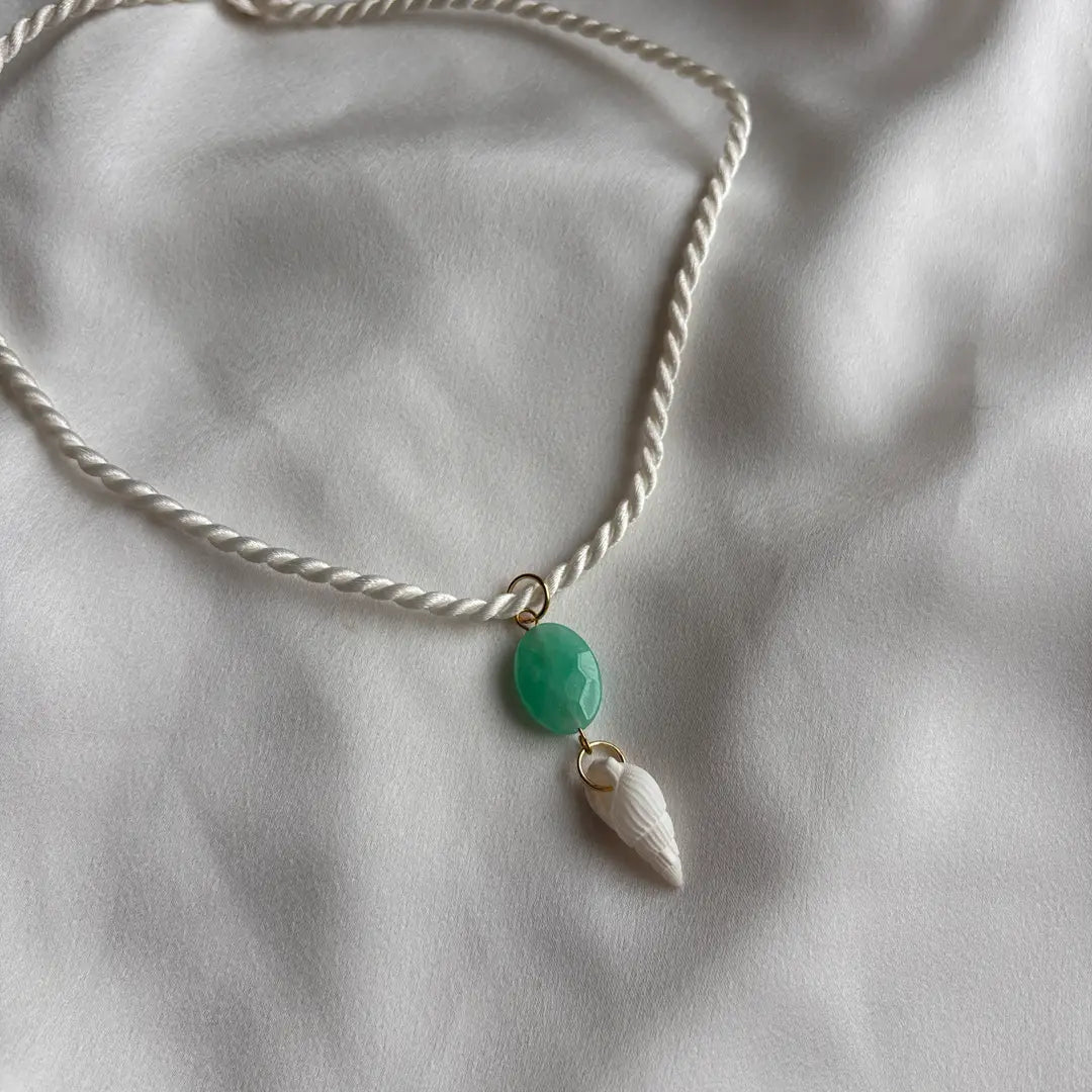 Emerald Capri – Collana in corda e crisoprasio - OE!