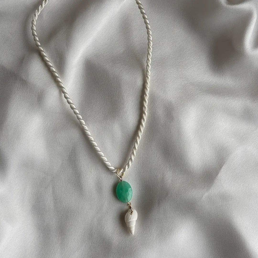 Emerald Capri – Collana in corda e crisoprasio - OE!