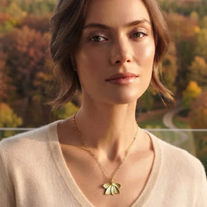 foglia-di-bosco-collana-indossata