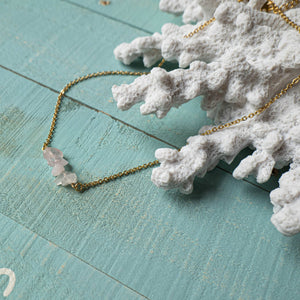 FRAMMENTI MARINI ROSA - Collana con chips di Quarzo - OE!