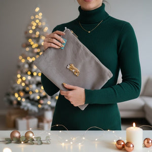 GHEPARDO - Pochette Velluto Grigio Tortora Artigianale Made in Italy con Spilla Ghepardo Staccabile - OE!