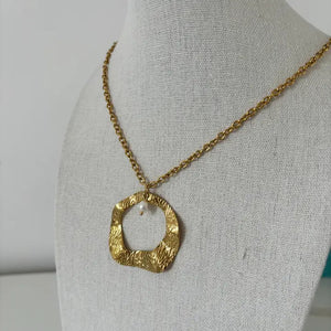 GOLDEN SUMMER – Collana con pendente in oro e perla - OE!