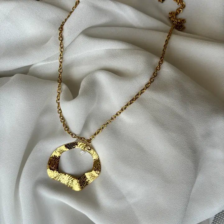 GOLDEN SUMMER – Collana con pendente in oro e perla - OE!