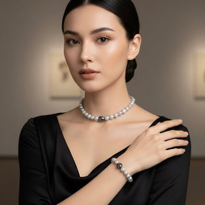 GRIGIO D’OMBRA - Choker con perle di fiume grigio chiaro e perla centrale scura - OE!