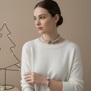 GRIGIO D'OMBRA Cofanetto Regalo Natale Artigianale: Parure Choker e Bracciale in Perle di fiume Grigio Perla - Made in Italy - OE!