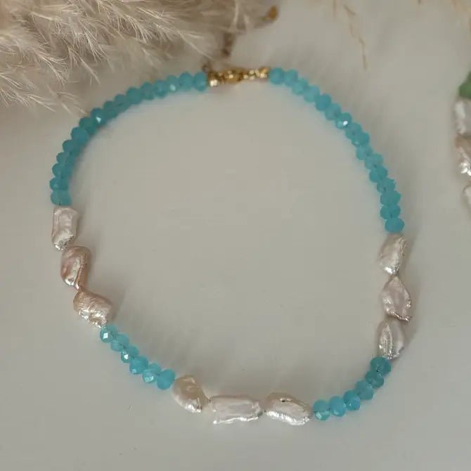 INCASTRI CELESTI - Collare di perle Keshi con perline di cristallo - OE!