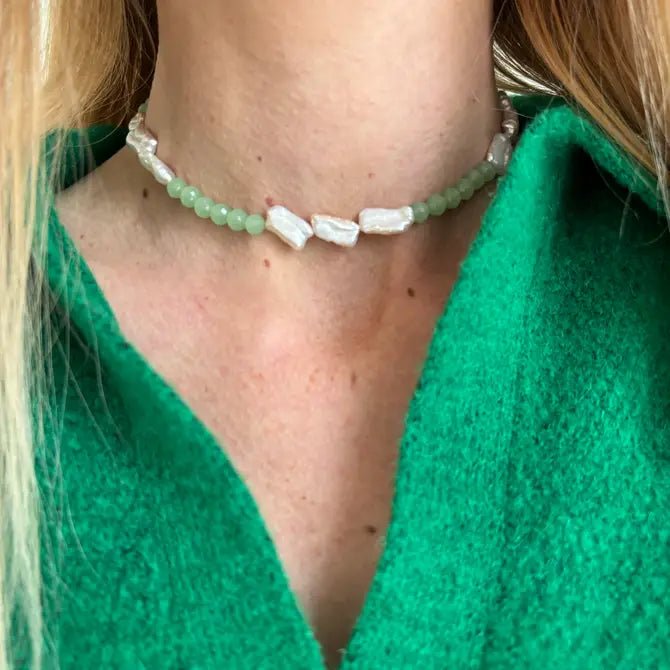 INCASTRI VERDI - Collare di perle Keshi con perline di cristallo - OE!