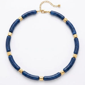 Indigo Vibe collana con un design tubolare in resina blu - OE!