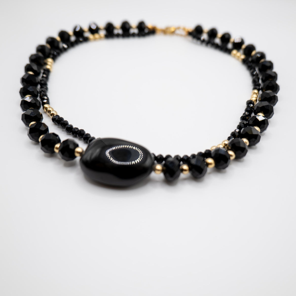 LAVA - Collana con Pietra Ossidiana e cristalli - OE!