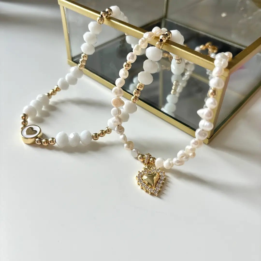 LOVE – Collana di perle con pendente a sacro cuore - OE!